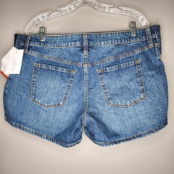 ISABEL MATERNITY By Ingrid & Isabel Under Belly Mini Jean Shorts. Size: Size 12 - Picture 3 of 11